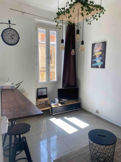 Entre Gare Saint Charles Et Vieux Port Apartment มาร์กเซย ภายนอก รูปภาพ